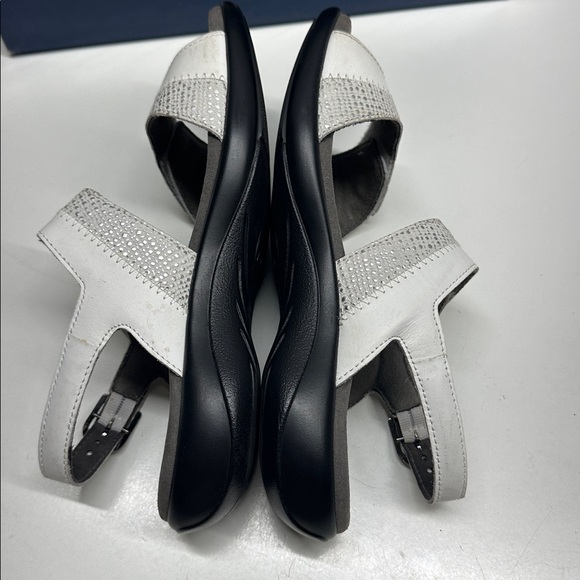 SAS Nudu Sandals Sling Back Comfort Open Toe Shoes White Women's Size 6 Wide - Picture 6 of 10